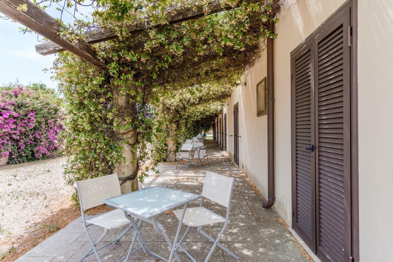 Masseria Li Campi Cavallino di Lecce Bagian luar foto